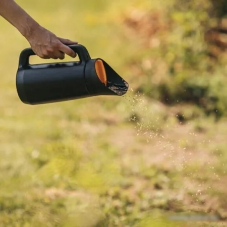 Разбрасыватель-сеялка Fiskars Solid 1057076