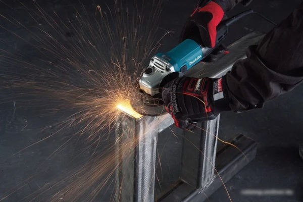 Угловая шлифмашина Makita GA4530R